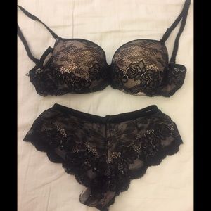 *Sophie b. Bra and pantie*